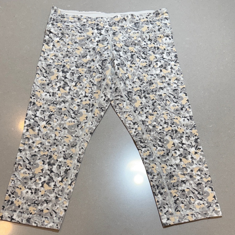 lululemon athletica Gray and Cream Patterned Leggings